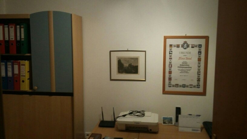 Iroda a földszinten.