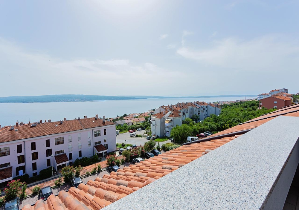 Tetőterasz tengerre néző kilátással – Panorama Scouting Real Estate.