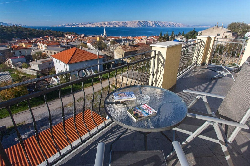Lakás terasszal és gyönyörű kilátással a tengerre Senjben, Horvátországban - Panorama Scouting. – 3. kép