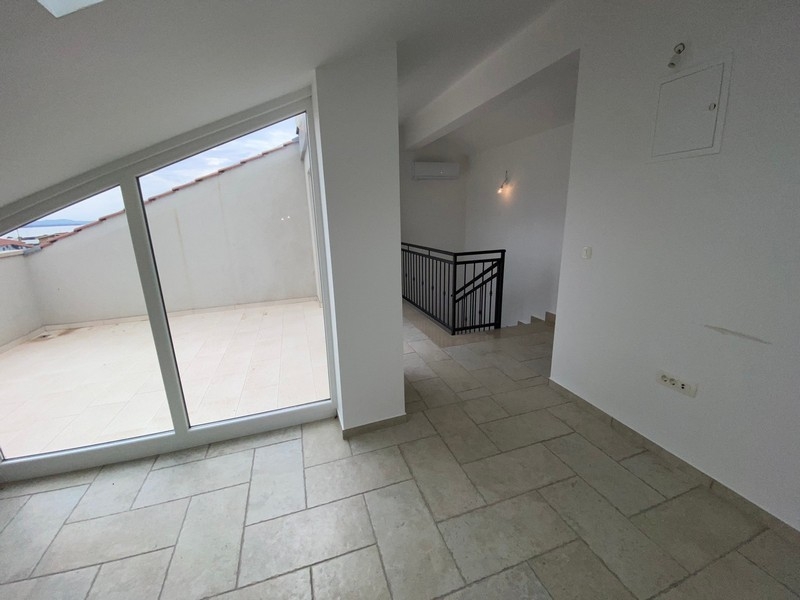 Az ingatlan padlása.