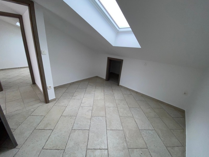 Kilátás a hálószobából a teraszra és a tengerre.