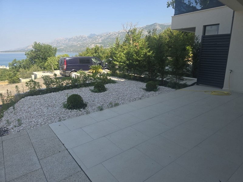 Az A23692 ingatlan hátsó része Zadar közelében.