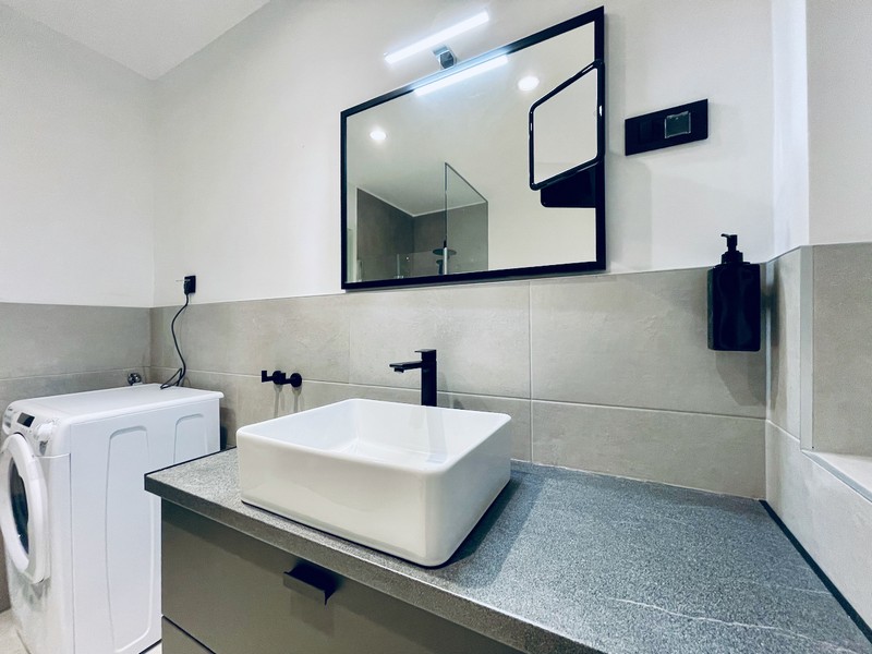 A horvátországi Zadarban egy modern apartmankomplexum drónos kilátással, parkolóhellyel, a tenger közelében eladó