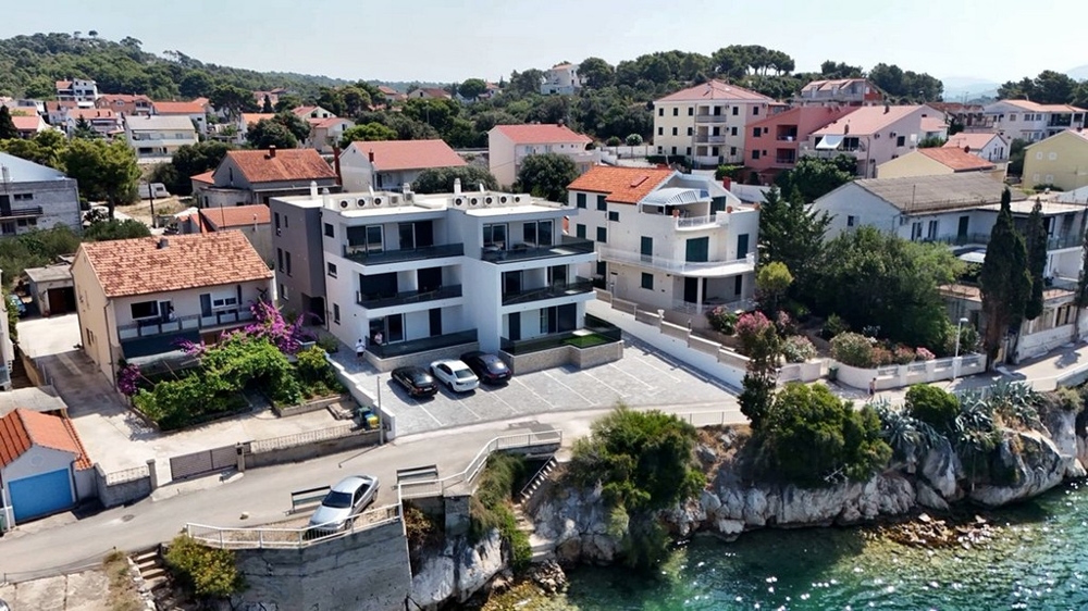 Vásároljon apartmanokat közvetlenül a tenger mellett Horvátországban.