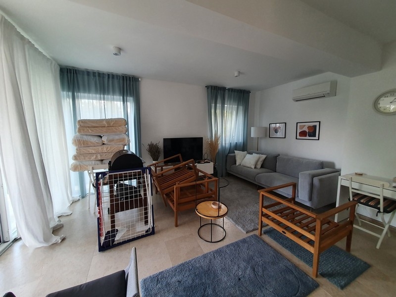 Modern berendezésű apartman a tenger közelében