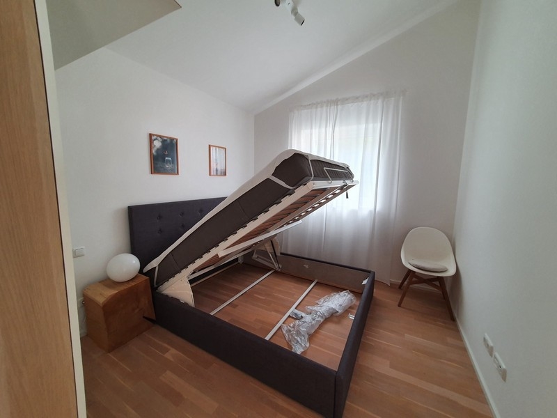 Új épület - lakás nagy fürdőszobával