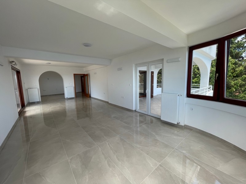 Lakóterület kijárattal az A2769 ingatlan teraszára.