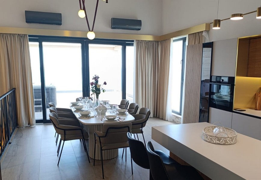 Az A2806-os ingatlan tetőtere.