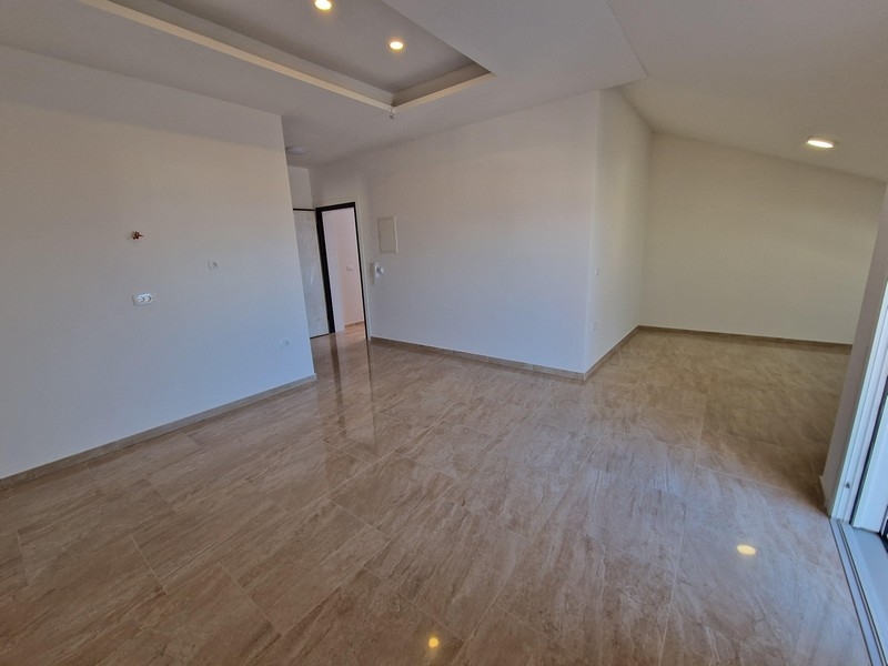 Világos lakóterület az A2833-as ingatlanban Njivice-ben, Horvátországban - Panorama Scouting.