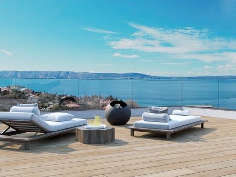 Tetőterasz panorámás kilátással a tengerre