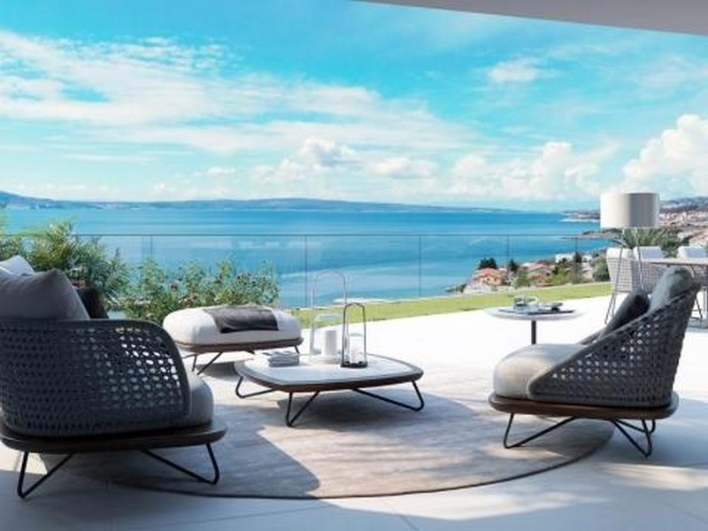 Penthouse tetőterasszal és kilátással a tengerre