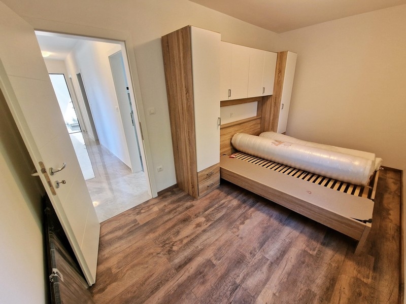 Kényelmes és praktikus hálószoba.