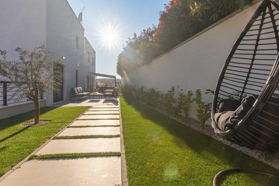 Gyönyörű, gondozott kert az A2905 lakáshoz (ingatlan Krk városában).