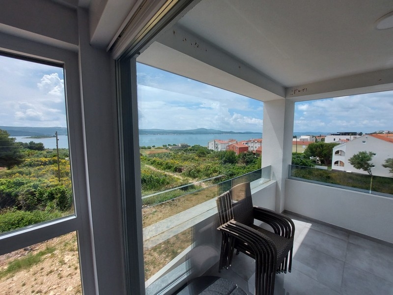 Világos és nyitott nappali és étkező