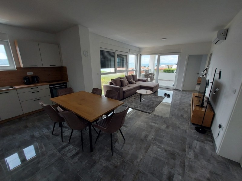 Nappali kijárattal a tetőteraszra