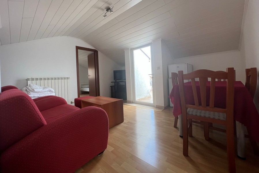 Teraszra néző nappali.