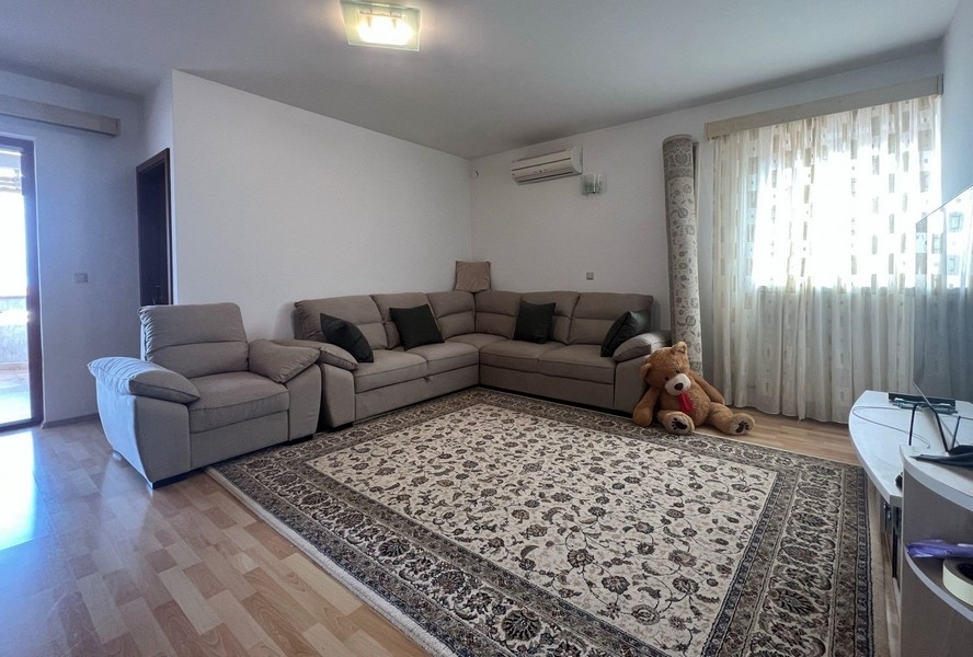 A horvátországi A2925 ingatlan tágas és légkondicionált nappalija - Panorama Scouting.