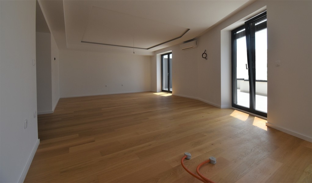 Világos és nyitott terek terasszal és kilátással a tengerre