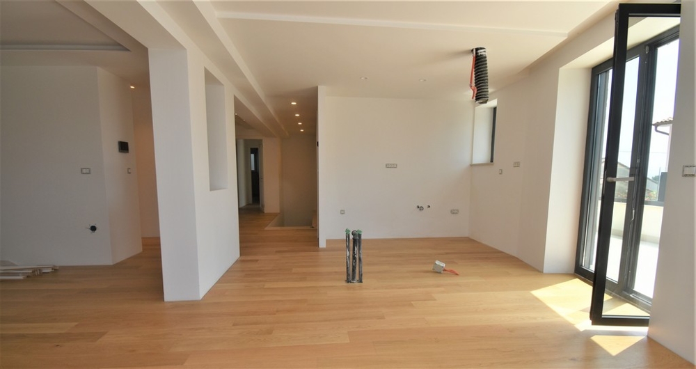 Kilátás a minőségi nappali első osztályú parkettával.