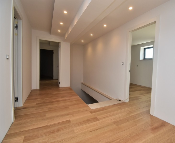 Kilátás az A2948-as ingatlan folyosójára, Horvátország - Panorama Scouting.