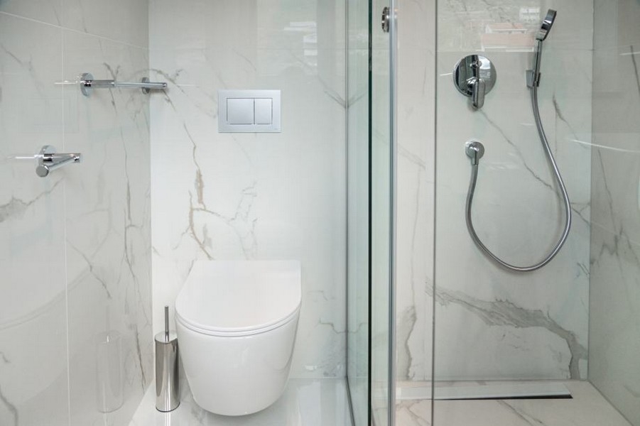 Kiváló minőségű fürdőszoba olasz márvánnyal