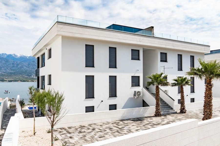 Vásároljon egy luxuslakást közvetlenül a tenger mellett Észak-Dalmáciában