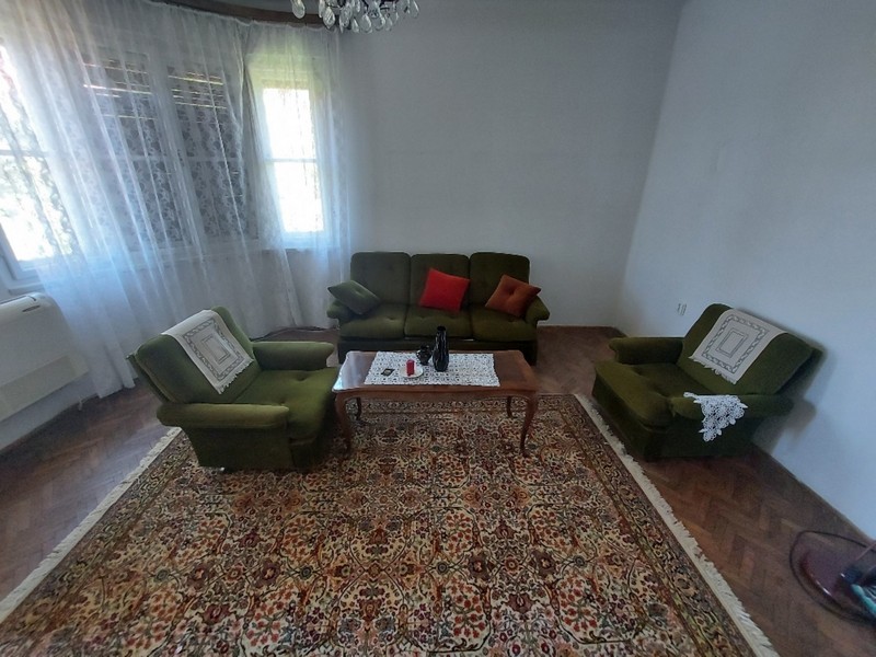 Konyha fatűzhellyel.