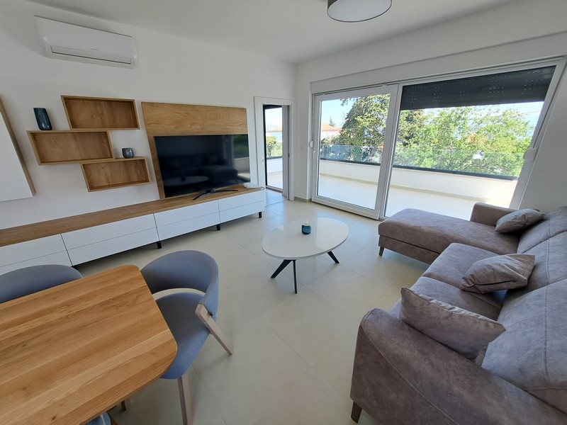 A nappaliból ki lehet jutni az erkélyre