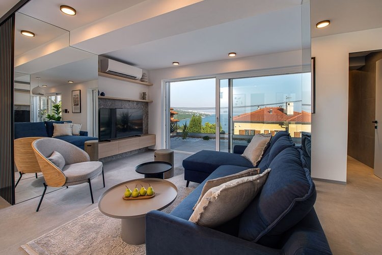 Légkondicionált nappali.