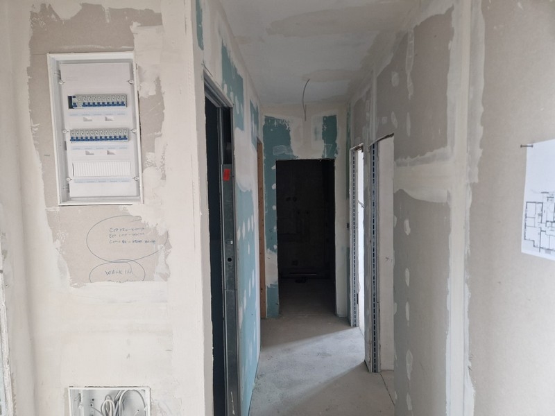 Panorámás kilátás a tengerre az A3011 ingatlanról Trogir közelében Horvátországban.