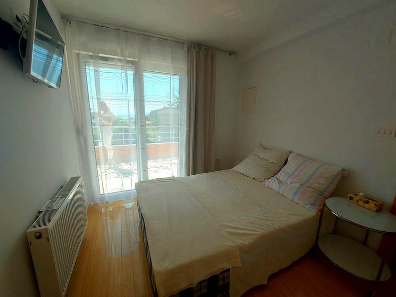 A hangulatos hálószoba.