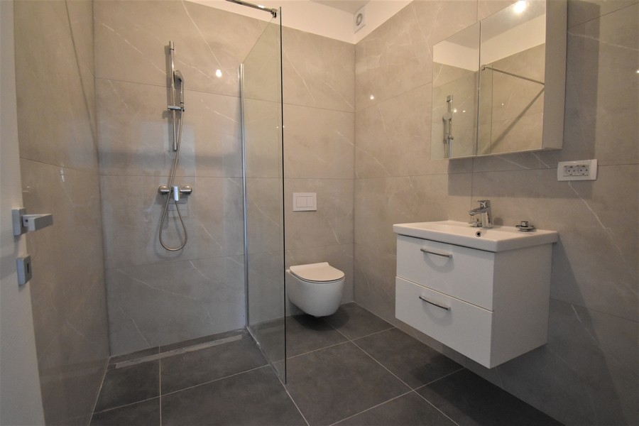 Modern fürdőszoba.