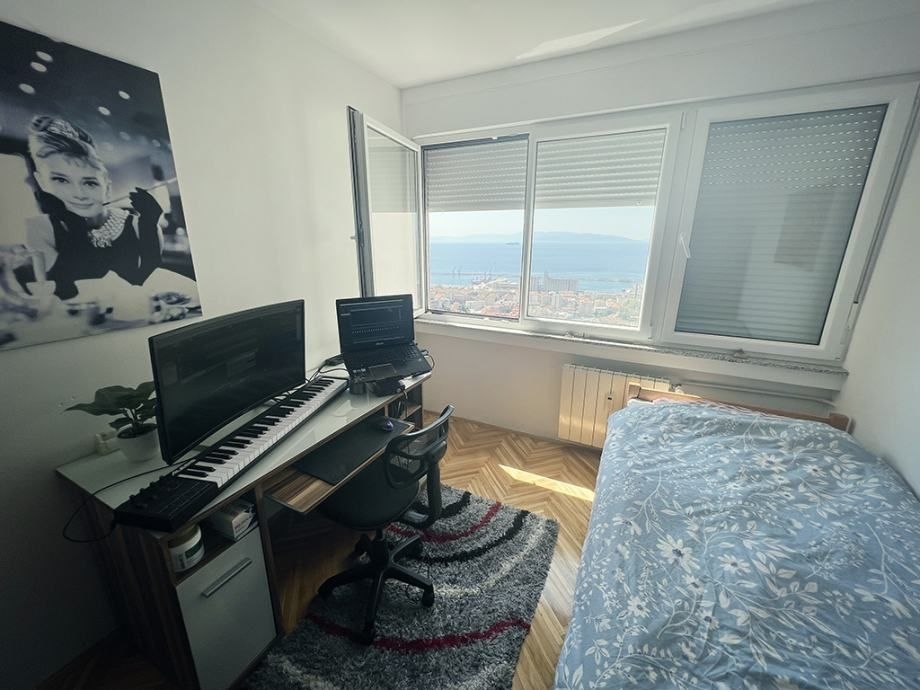 Dolgozó és második hálószoba.