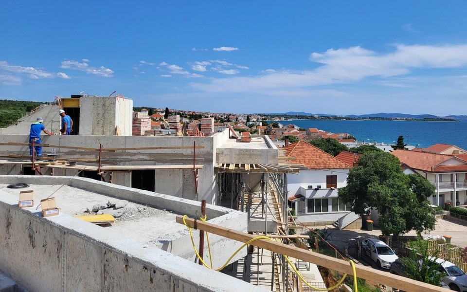 Gyönyörű apartmanok nagyszerű panorámával Zadar első osztályú kerületében