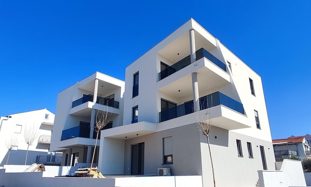 Kilátás a tengerre egy horvátországi ingatlan tetején