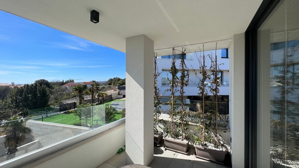 Ingatlan Horvátország, Krk város, Krk sziget Vásároljon lakást - erkélyes területet