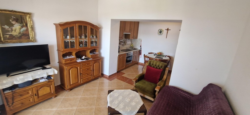 Apartmanok tengerre néző kilátással Horvátországban - nappali erkéllyel és kilátással a tengerre