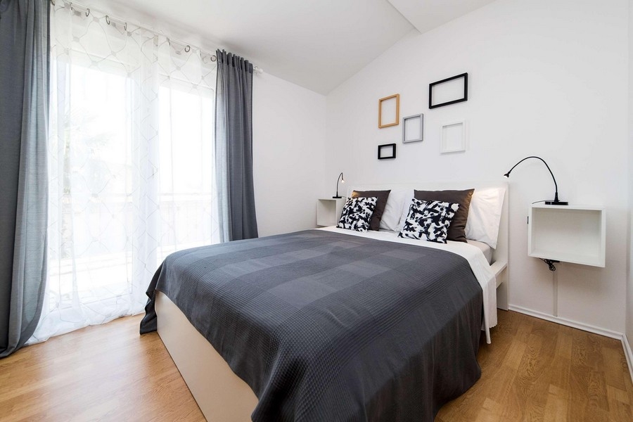 Ingatlan Horvátország, Tengerre néző apartman - Világos hálószoba