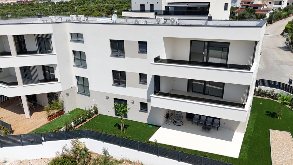 Új építésű 2. emeleti lakás eladó.