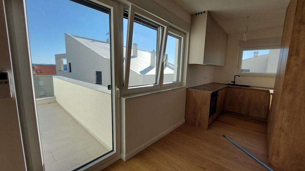 Konyha és kilátás a horvátországi Pag szigeten lévő A3381 ingatlan teraszáról - Panoráma cserkészet.