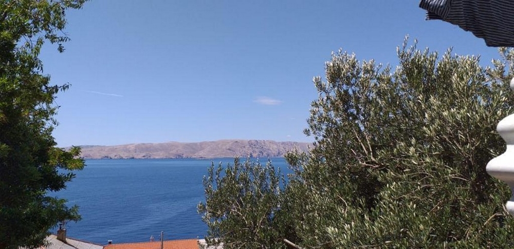 Tengerre néző lakás eladó Senjben, a Kvarner-öbölben, Horvátországban.