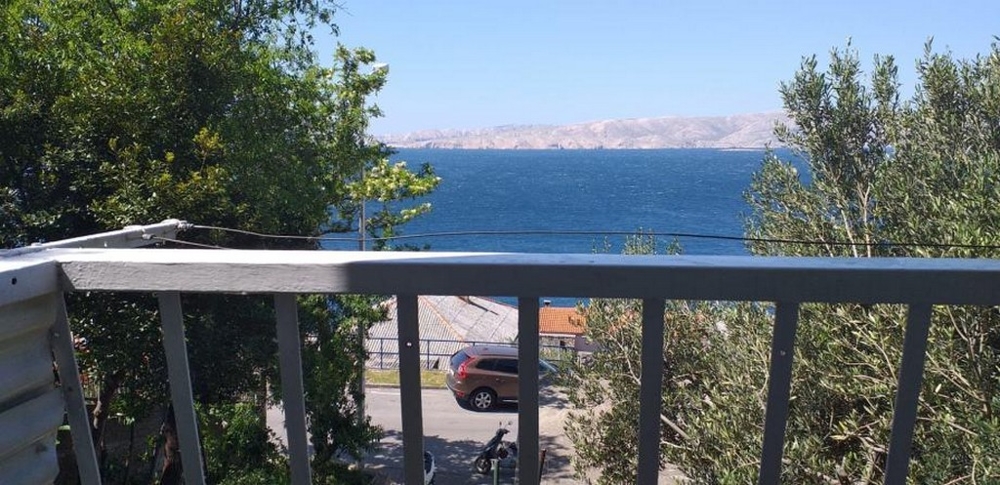 Tengerre néző apartman teraszáról Senjben (Horvátország) eladó.