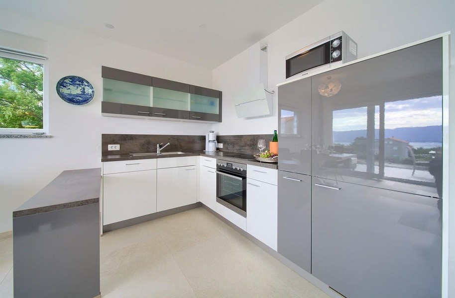 Minőségi konyha modern gépekkel.