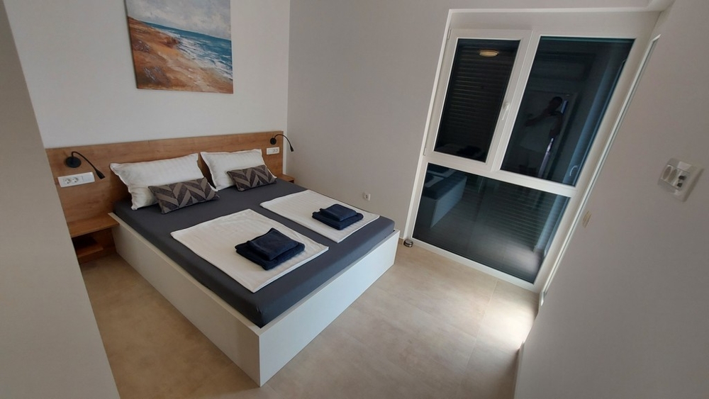 A hangulatos hálószoba.