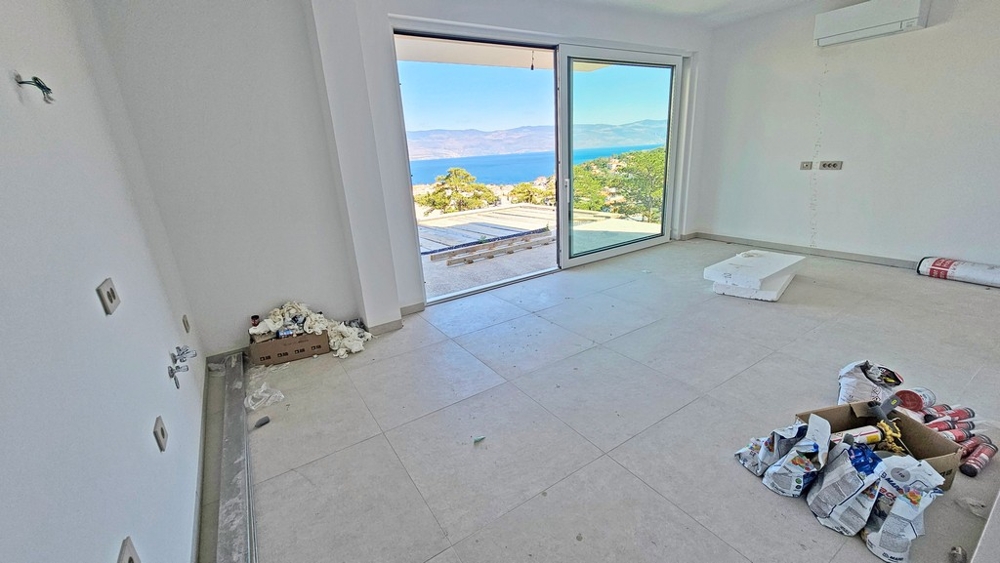 Nappali tolóajtóval a teraszra és kilátással a tengerre, apartman A3480 Krk-n