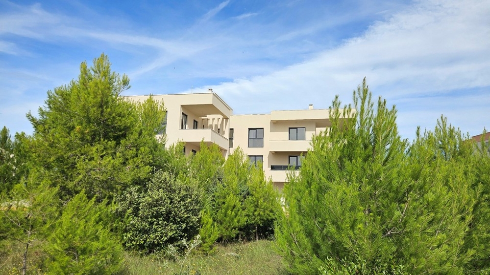 Modern új lakások eladók Privlakában Zadar mellett.