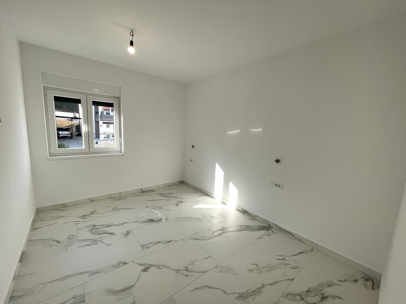 Második hálószoba márványpadlóval