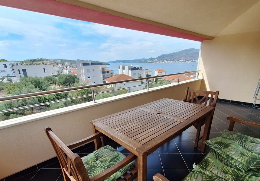 Vásároljon lakást a horvátországi Ciovo szigeten - Panorama Scouting A3507.