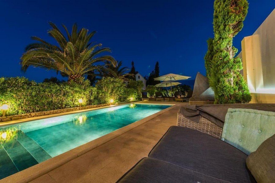 Ingatlan medencével Horvátországban - Panorama Scouting A3593.