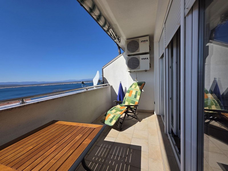 Terasz gyönyörű kilátással a tengerre - az A3596-os ingatlan Dramaljban.